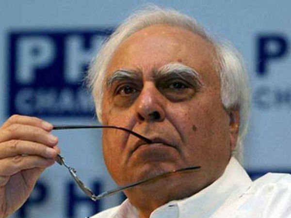 ప్రచారానికి దూరంగా ఉండాలని కపిల్ సిబల్‌ను కోరిన కాంగ్రెస్