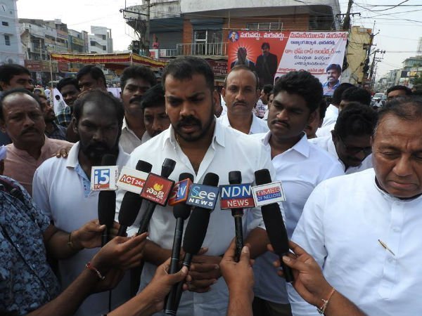 చేతులు కట్టుకుని కూర్చోవాలా?