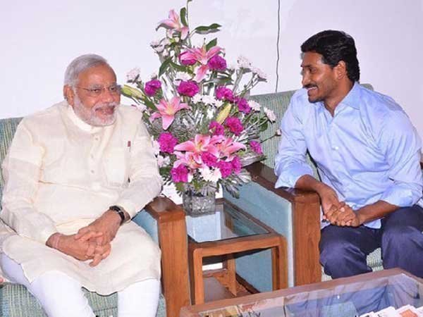  పదేళ్ల హోదా కోసం పట్టుబట్టిన టీడీపీ, బీజేపీ