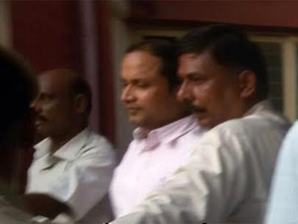 సీబీఐ విచారణ చెయ్యాలి! సీబీఐ విచారణ చెయ్యాలి!