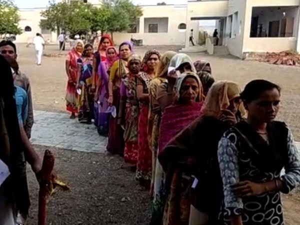 తొలి విడుతలో తొలి విడుతలో