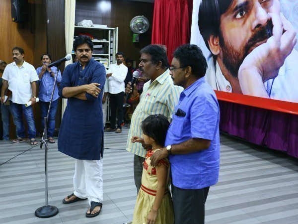 ఒంగోలుతో ఉన్న అనుబంధం చెప్పిన పవన్ ఒంగోలుతో ఉన్న అనుబంధం చెప్పిన పవన్