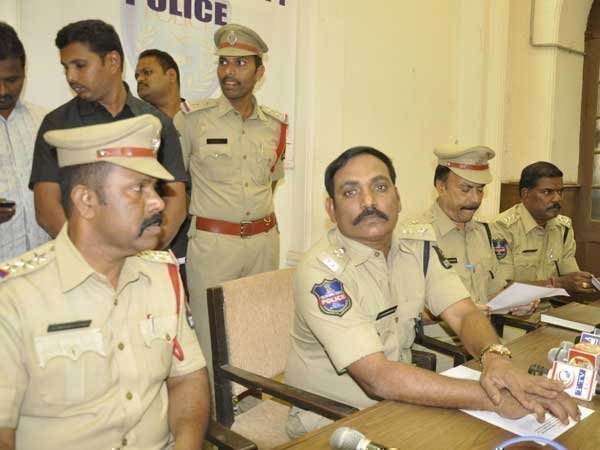 ఫిర్యాదు అందడంతో.. ఫిర్యాదు అందడంతో..