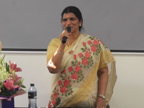 లక్ష్మీ పార్వతికి ఆ హక్కు ఎక్కడిది?