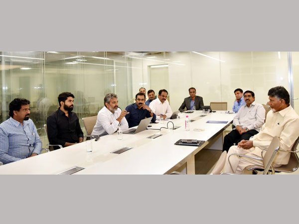 టవర్ డిజైన్ వైపు మొగ్గు చూపారు