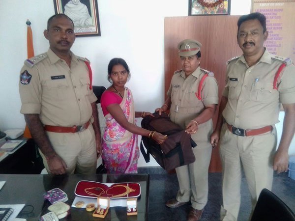  ఎస్పీ అభినందన..