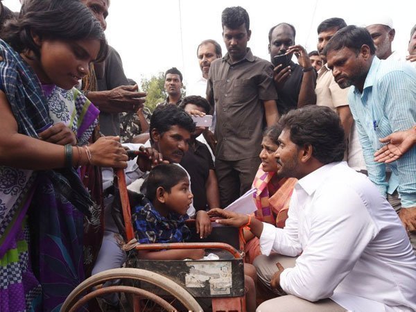 బంగాళాఖాతంలో చంద్రబాబు