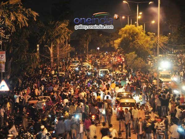 ఆన్ లైన్ లో టిక్కెట్లు