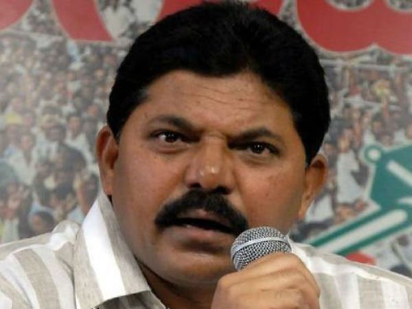 ఆందోళనకారులు దాడులు.. విధ్వంసం