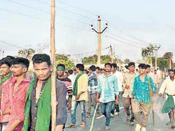 ఓయూ ఆర్ట్స్ కళాశాలలో ఇలా నిరసన