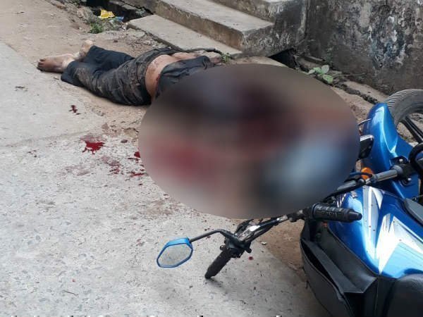 ప్లాన్ చేసి ఇలా కత్తులు కొన్నారు...