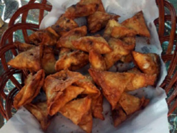 నోరూరించే సమోసాలు...