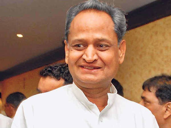  సోనియాకు అహ్మద్ పటేల్.. రాహుల్‌కి గెహ్లాట్