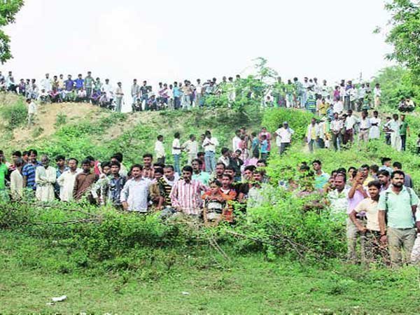  భారీగా జనం చేరిక...