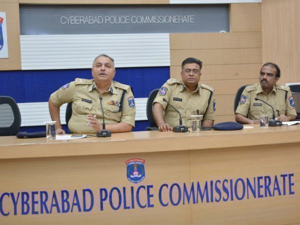 రిజిస్టర్లు తప్పనిసరిగా ఉంచాలి. రిజిస్టర్లు తప్పనిసరిగా ఉంచాలి.