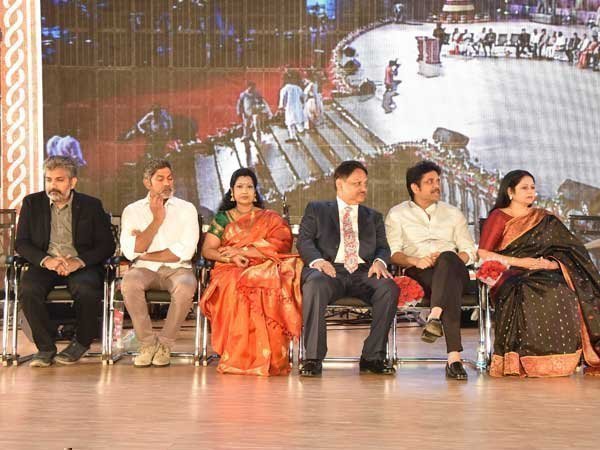 కేసీఆర్ కారణజన్ముడు: బ్రహ్మానందం కేసీఆర్ కారణజన్ముడు: బ్రహ్మానందం