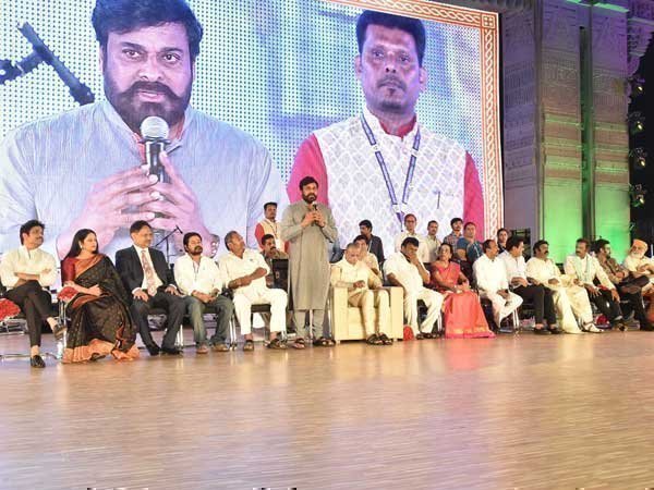 సీఎం కేసీఆర్కు ధన్యవాదాలు: చిరంజీవి సీఎం కేసీఆర్కు ధన్యవాదాలు: చిరంజీవి