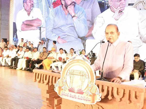 తెలుగు వెలుగుతుంది: సూపర్స్టార్ కృష్ణ తెలుగు వెలుగుతుంది: సూపర్స్టార్ కృష్ణ