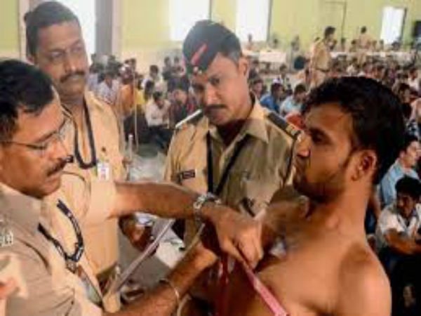 మహిళా సంఘాల ఆందోళనలు