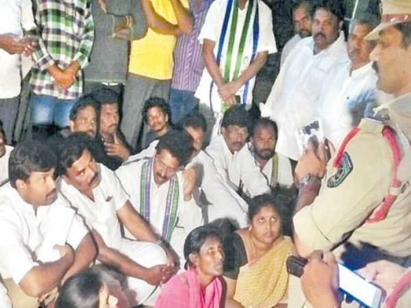 రెండేళ్ల క్రితం అదే స్థలం మరోసారి ఎన్టీఆర్ పేరిట పంపిణీ