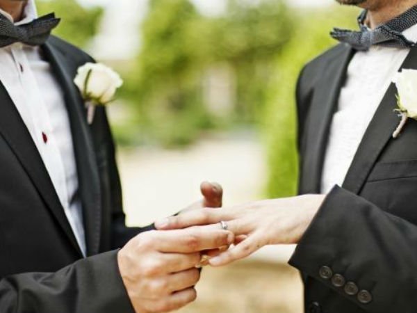 ఒకప్పుడు గుట్టుగా...