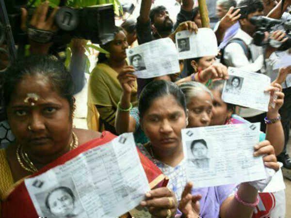 పోలింగ్ కేంద్రాల్లో