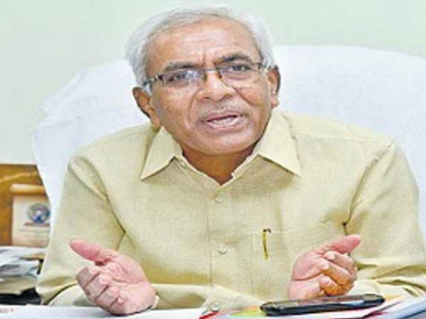 సాహిత్యానికి సంబంధించిన వ్యక్తులు ముఖ్యమని...