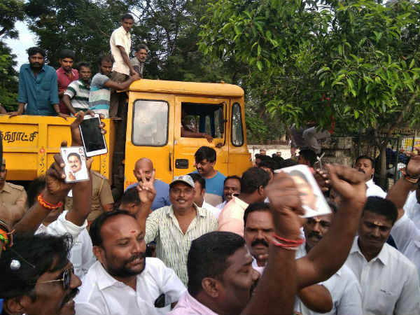  పార్టీ ప్రధాన కార్యదర్శి పదవి ఇవ్వాలని డిమాండ్