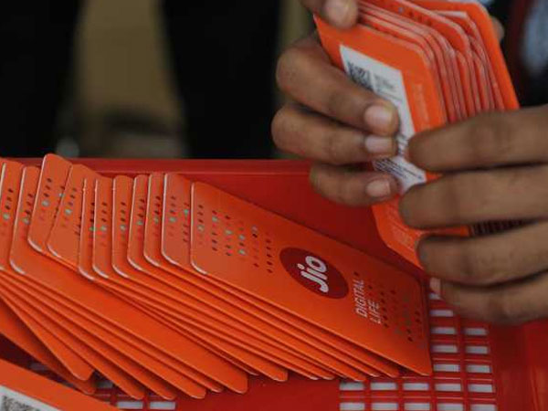 రిలయన్స్ వేడుకలో ప్రకటించిన ఆకాష్