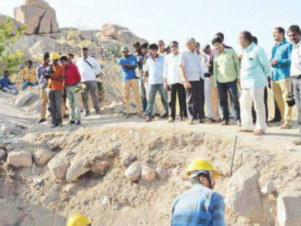 అధికారులకు శిరోభారం.... అధికారులకు శిరోభారం....