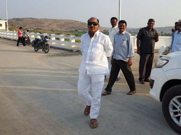 మోడీకి ఎవరి దయాదాక్షిణ్యాలు అవసరం లేదు