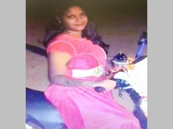 వరుస మోసాలతో ఫొటోలు రిలీజ్.. బెంగళూరుకు మకాం