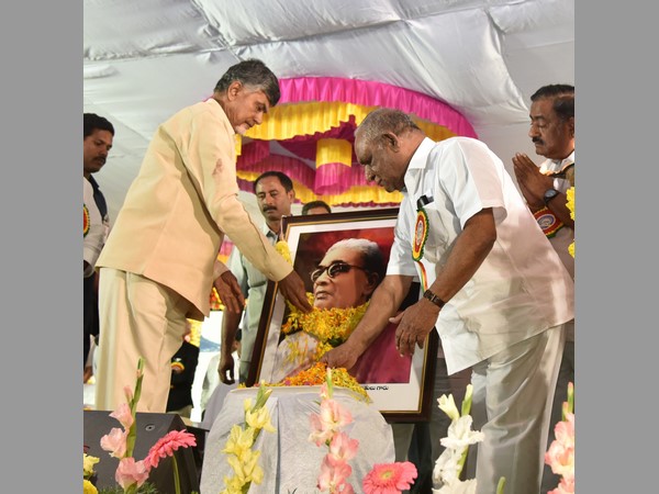 కేంద్రం సహకరిస్తోంది