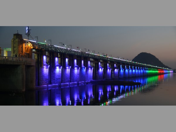 మంచి చేసిన వారికి నివాళులు అర్పించాలి