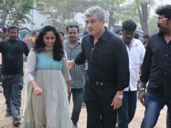 Kamal Haasan pay tribute to Jayalalitha at her memorial in Chennai Kamal Haasan pay tribute to Jayalalitha at her memorial in Chennai