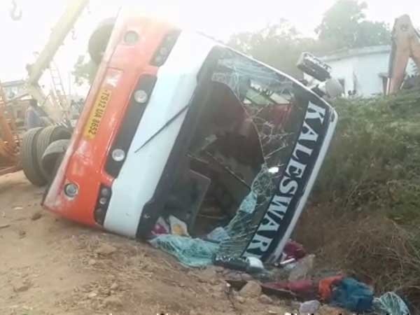 bus on edge of well...Alert Rtc Bus Driver Saves 79 Lives 
