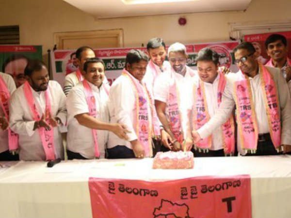  London NRIs organise KCR Deeksha Diwas 