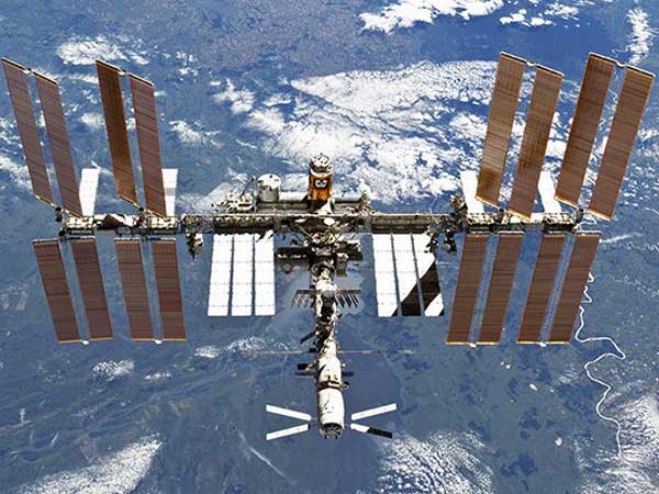 Russia wants to build a five-star luxury HOTEL on the International Space Station by 2022 Russia wants to build a five-star luxury HOTEL on the International Space Station by 2022