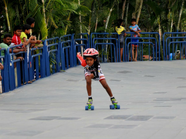 రూలర్ స్కేటింగ్ ఇన్ లైన్ హాకీలో ఇలా భాగస్వామ్యం