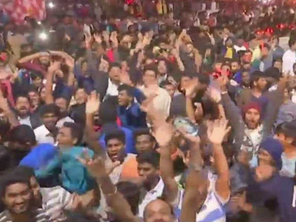 భర్త ఎదురుగానే