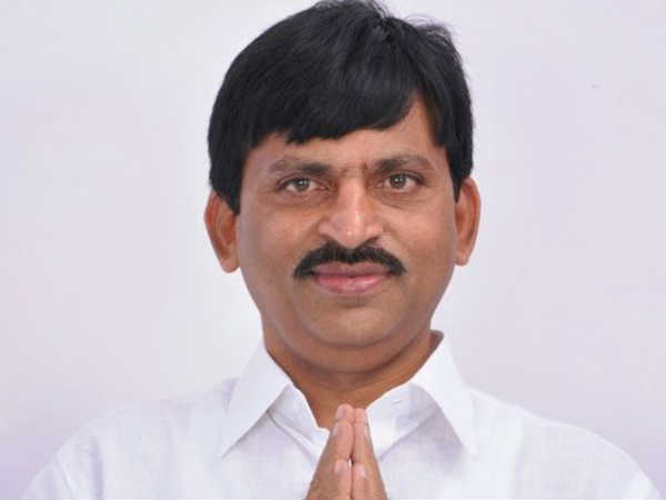  శ్రీనివాసరెడ్డిపై ఫిర్యాదే చేయని వైఎస్ఆర్ కాంగ్రెస్ పార్టీ