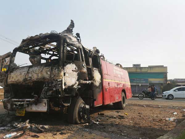 ఇప్పుడెందుకు గొడవలంటే... ఇప్పుడెందుకు గొడవలంటే...