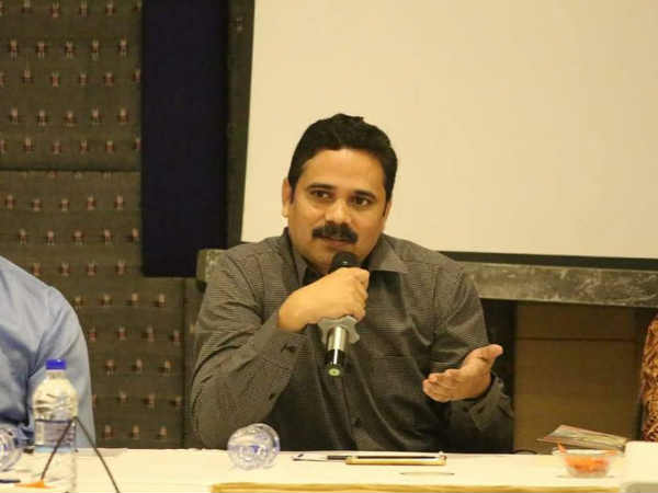  మూడున్నరేళ్లు అవుతోంది...