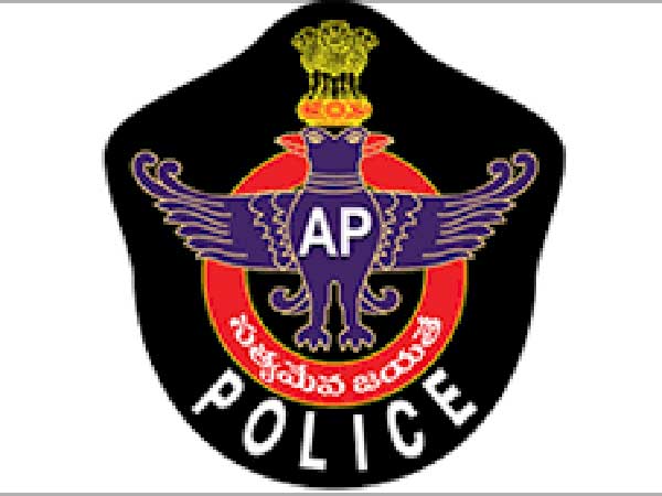 పోలీసుల విచారణ... పోలీసుల విచారణ...