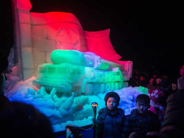 మంచుతో యుద్ధట్యాంకులు...