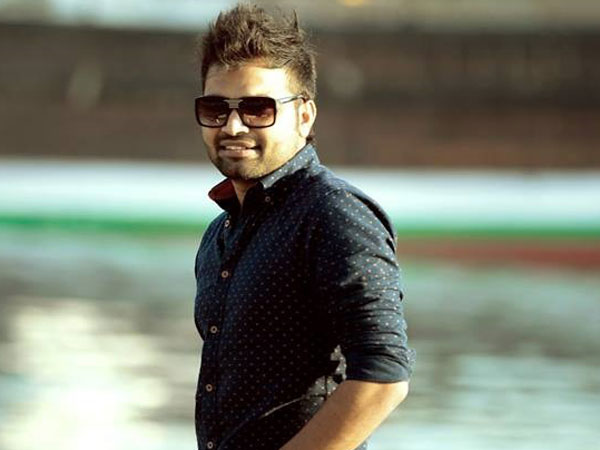  మణికొండలో ప్రదీప్, తెలిసిన వారితోనే?