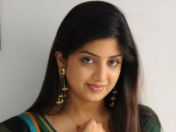 విమర్శలు చేసేకంటే అడుక్కుంటే మంచిదంటూ..