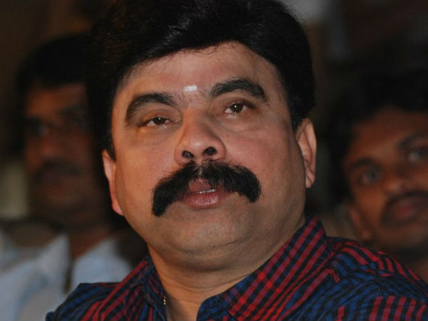 కమల్, పవర్ స్టార్ ఫోటో వైరల్ కమల్, పవర్ స్టార్ ఫోటో వైరల్