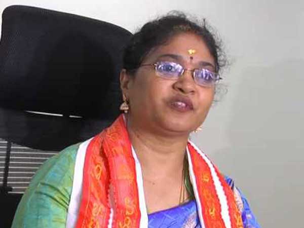  లోపలేం జరిగిందో తెలియదన్న దుర్గాగుడి పరిచారకులు