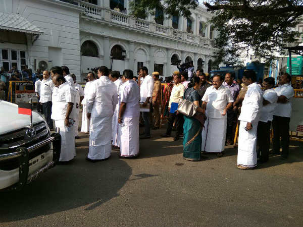 ఓఖీ తుపాను